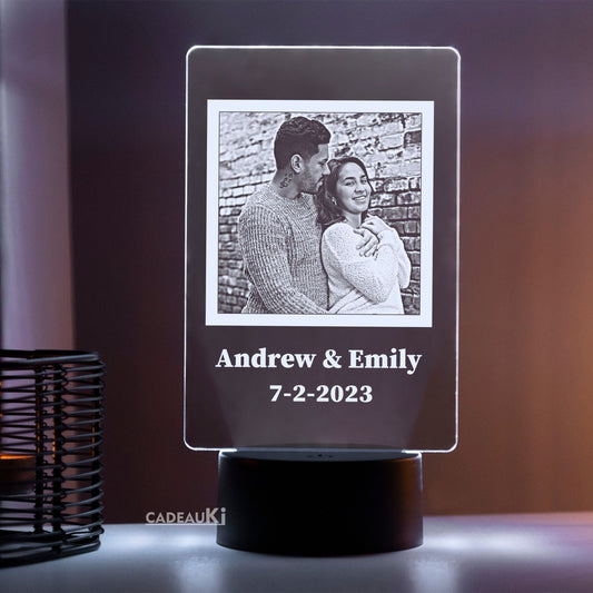 Personalisierte LED-Fotolampe mit graviertem Foto im Glas