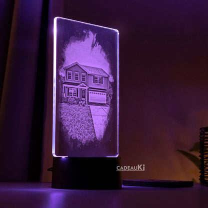 Detailansicht der gravierten Haus-Fotolampe